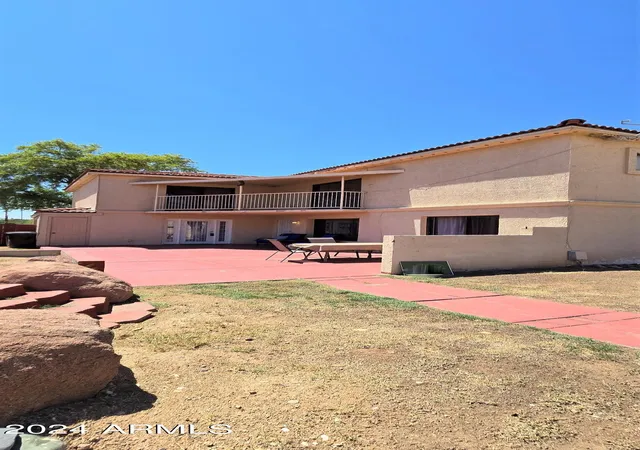 Listing Photo 1 - Condo for sale in building located at 15650 N 19Th Ave, Phoenix, AZ 85023 - Unit #1195