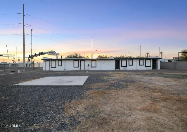 3rd image of 3060 Grand Ave, Phoenix, AZ 85017 | MLS# 6760869