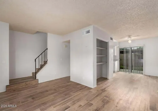 Listing Photo 5 - Condo for sale in building located at 3605 W Bethany Home Rd, Phoenix, AZ 85019 - Unit #2
