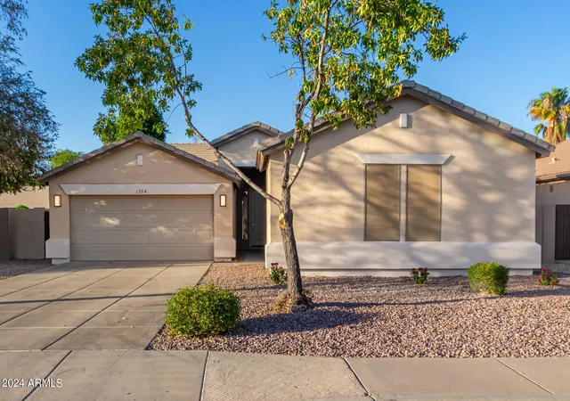 Photo 4 of Sale Pending at 1384 E Morelos St, Chandler, AZ 85225 | MLS# 6771830 | Listing updated on 2026-03-28