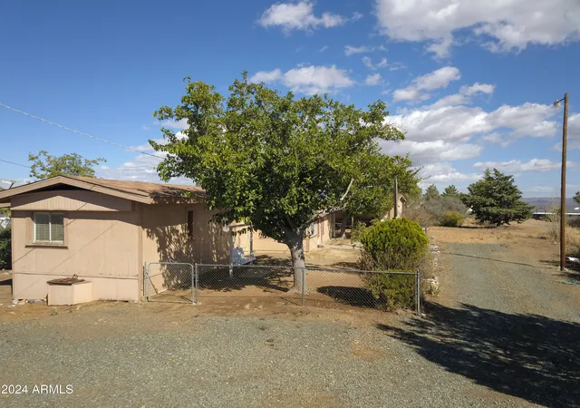4th image of 1825 S Lovin Ln, Dewey, AZ 86327 | MLS# 6780381