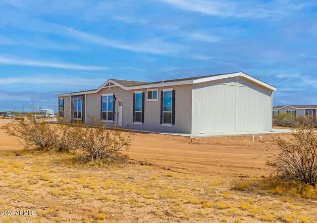 Photo 3 of Manufactured home for sale at 50863 W Saffron Ln, Maricopa, AZ 85139 | MLS# 6773704 | Listing updated on 2026-09-05