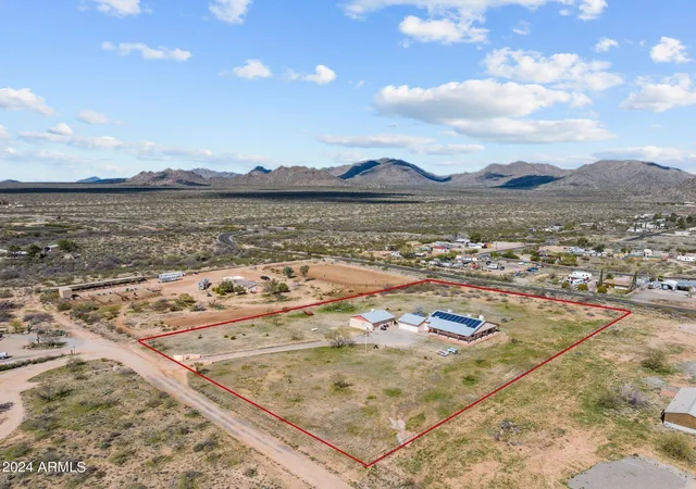 4th image of 22900 W Hylton Way, Congress, AZ 85332 | MLS# 6781879