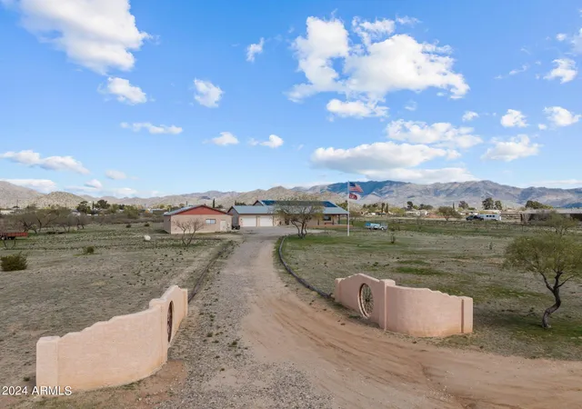 5th image of 22900 W Hylton Way, Congress, AZ 85332 | MLS# 6781879