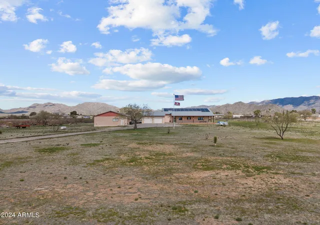 49th image of 22900 W Hylton Way, Congress, AZ 85332 | MLS# 6781879