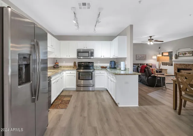 Photo 4 of Apartment at 15050 N Thompson Peak Pkwy #1053, Scottsdale, AZ 85260 | MLS# 6785831 | | Sold on 2025-02-21
