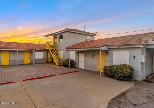 Photo 4 of Townhouse for sale at 1945 W Van Buren St, Phoenix, AZ 85009 | MLS# 6785949 | Listing updated on 2026-09-14