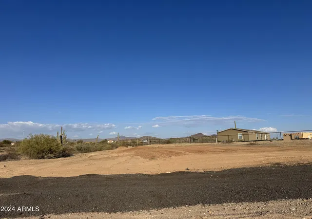 Photo 4 of Land for sale at 00Xx N 253Rd Ln, Morristown, AZ 85342 | MLS# 6791433 | Listing updated on 2026-10-14