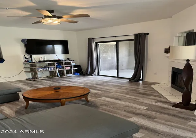 Photo 4 of Apartment at 15050 N Thompson Peak Pkwy #1062, Scottsdale, AZ 85260 | MLS# 6798230 | | Sold on 2025-02-13
