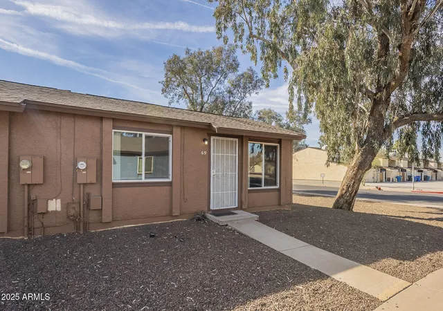 Listing Photo 1 - Condo for sale in building located at 3645 N 69Th Ave, Phoenix, AZ 85033 - Unit #69