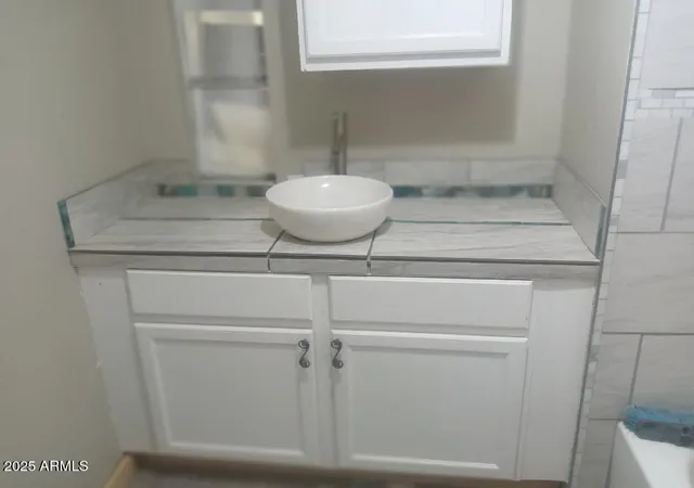 Photo 3 of Manufactured home for sale at 301 N Budweiser Cir, Payson, AZ 85541 | MLS# 6817417 | Listing updated on 2026-09-18