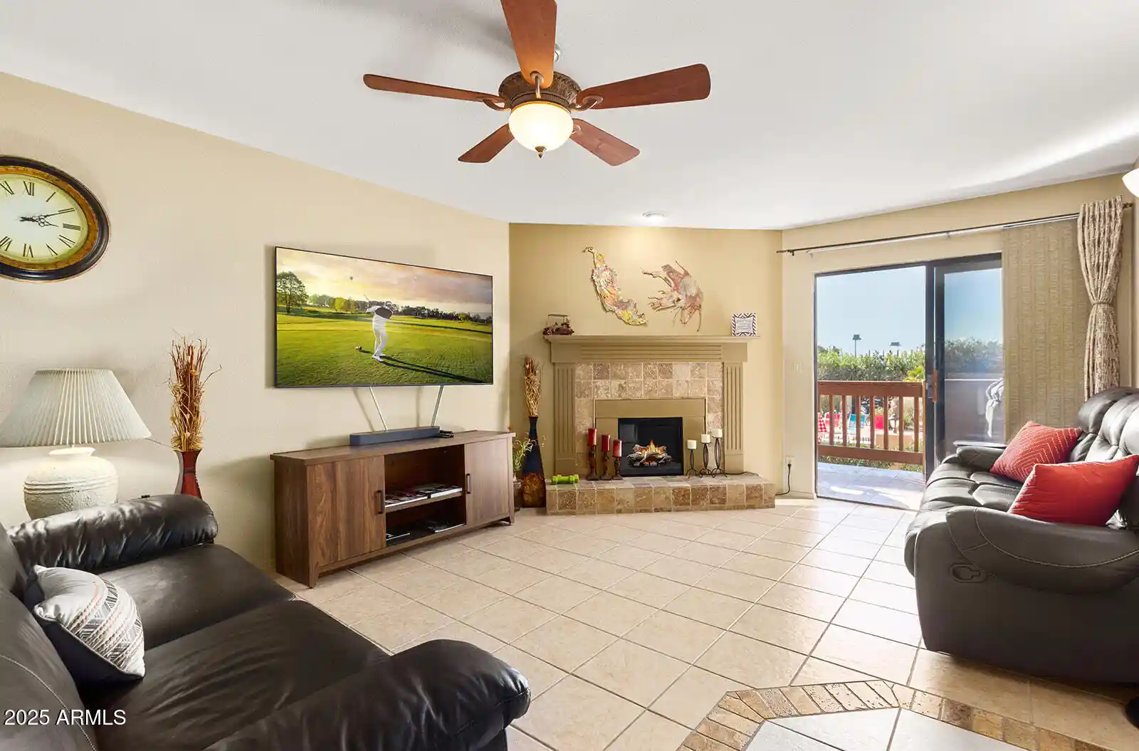 Listing Photo 2 - Condo for sale in 3031 N Civic Ctr Plz located at 3031 N Civic Ctr Plz, Scottsdale, AZ 85251 - Unit #261