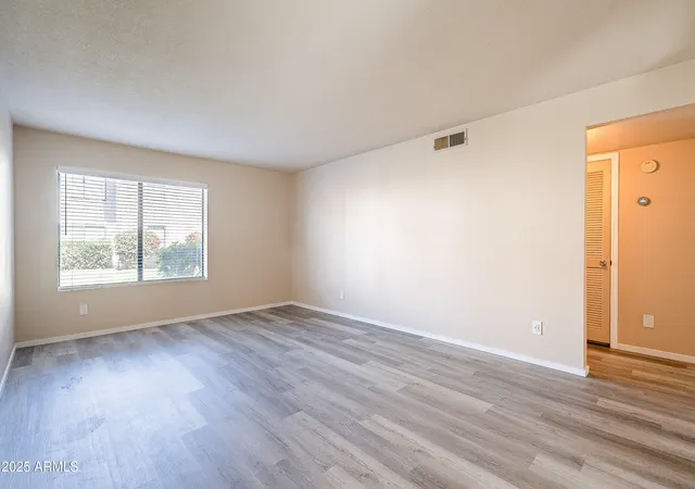 Photo 4 of Apartment at 1402 E Guadalupe Rd #110, Tempe, AZ 85283 | MLS# 6822582 | | Sold on 2025-03-31