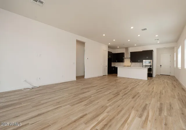 Photo 3 of Sale Pending at 366 E Las Perlas Ln, San Tan Valley, AZ 85140 | MLS# 6833032 | Listing updated on 2026-09-20