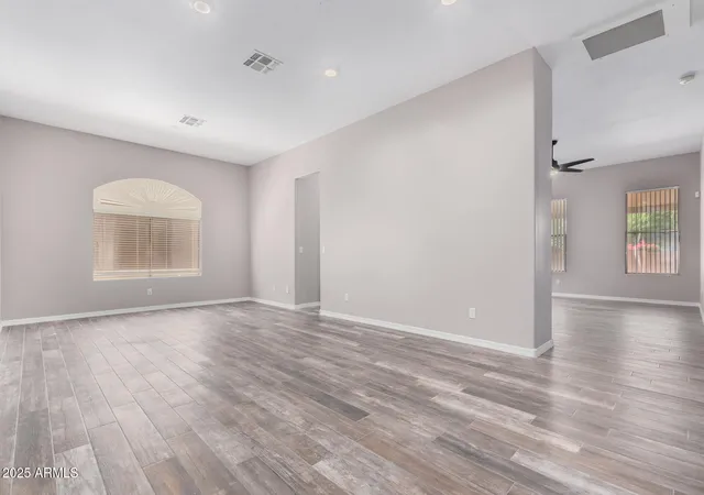 4th image of 6617 W Molly Ln, Phoenix, AZ 85083 | MLS# 6907325