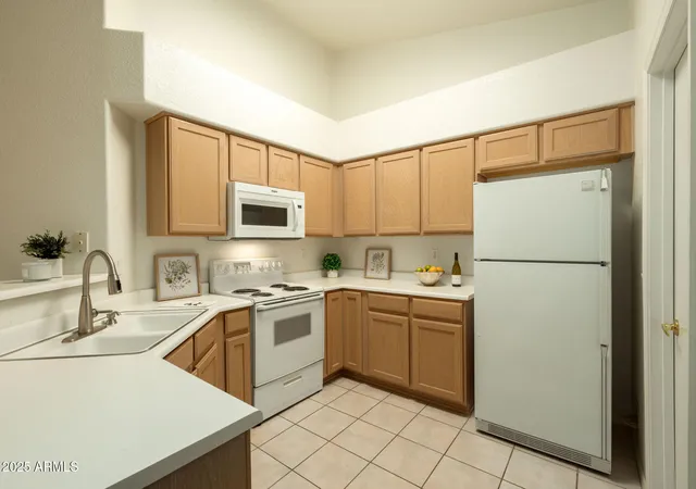 Photo 4 of Single family home for sale at 10344 W Burnett Rd, Peoria, AZ 85382 | MLS# 6847326 | Listing updated on 2026-09-16