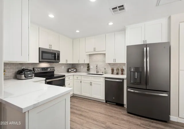 Apartment at 15050 N Thompson Peak Pkwy #1031, Scottsdale, AZ 85260 | MLS# 6863042 | | Sold on 2025-08-15