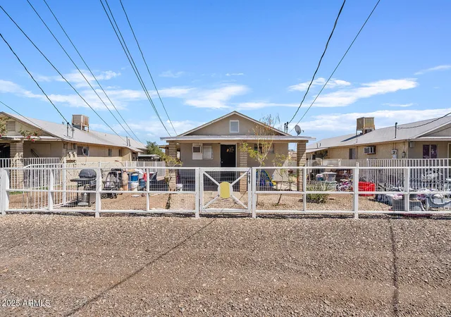 Photo 2 of Townhouse for sale at 11507 N 79th Drive, Peoria, AZ 85345 | MLS# 6841463 | Listing updated on 2026-09-24