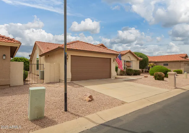 Photo 3 of Sale Pending at 10621 E Hercules Dr, Sun Lakes, AZ 85248 | MLS# 6843466 | Listing updated on 2026-09-27