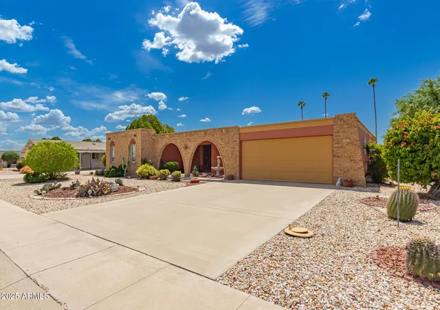 Photo 3 of Single family home for sale at 10207 W Oak Ridge Dr, Sun City, AZ 85351 | MLS# 7004911 | Listing updated on 2026-09-18