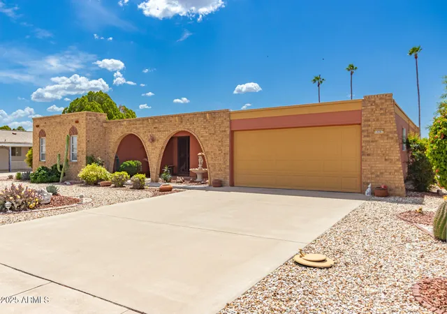 Photo 3 of Single family home for sale at 10207 W Oak Ridge Dr, Sun City, AZ 85351 | MLS# 7004911 | Listing updated on 2026-09-18
