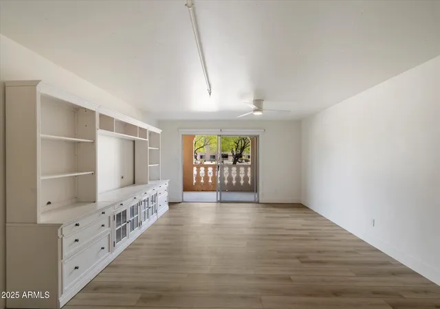 Listing Photo 5 - Condo for sale in building located at 7840 E Camelback Rd, Scottsdale, AZ 85251 - Unit #111