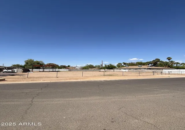 1st image of 2950 E Granada Rd, Phoenix, AZ 85008 | MLS# 6853615