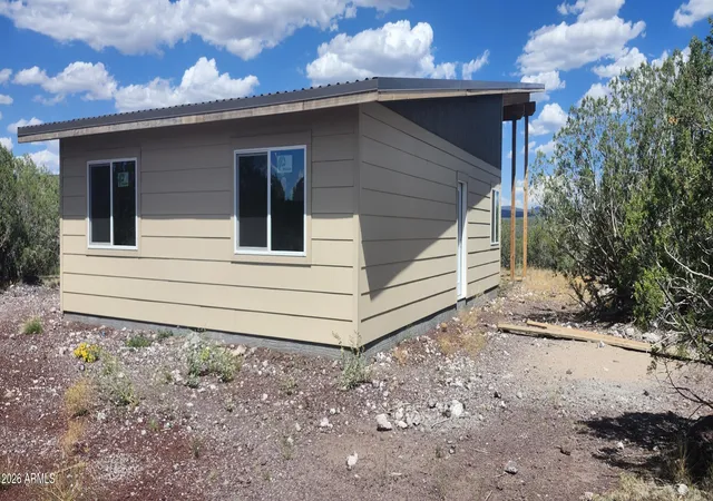 Photo 3 of Sale Pending at 411 W Edgewood Dr, Williams, AZ 86046 | MLS# 6854155 | Listing updated on 2026-10-07