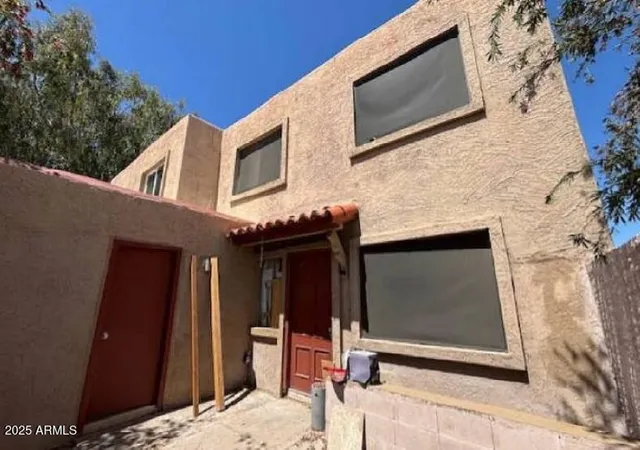 Photo 2 of Townhouse for sale at 5002 N 41st Avenue, Phoenix, AZ 85019 | MLS# 6858884 | Listing updated on 2026-04-05