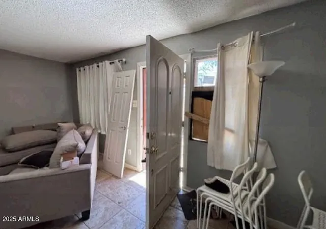 Photo 3 of Townhouse for sale at 5002 N 41st Avenue, Phoenix, AZ 85019 | MLS# 6858884 | Listing updated on 2026-04-05