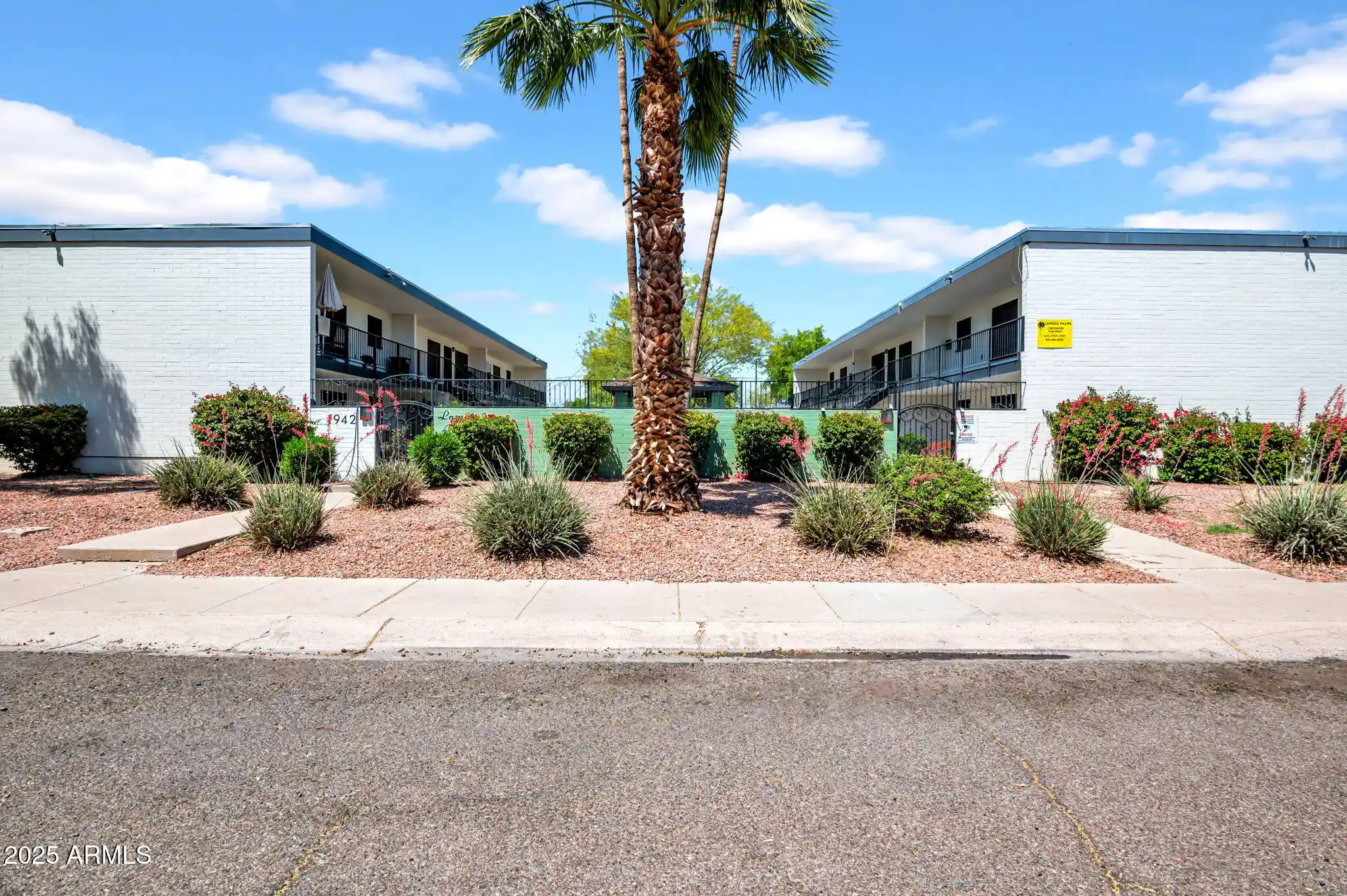 Townhouse for sale at 1942 W Berridge Ln, Phoenix, AZ 85015 | MLS# 6865139