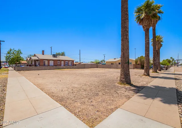 3rd image of 2203 W Jefferson St #1, Phoenix, AZ 85009 | MLS# 6871932