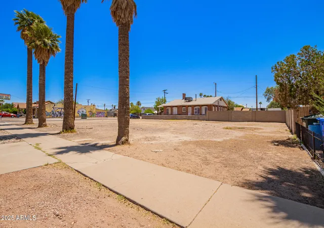 4th image of 2203 W Jefferson St #1, Phoenix, AZ 85009 | MLS# 6871932