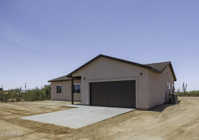 Photo 4 of Single family home for sale at 10772 N Biznaga St, Florence, AZ 85132 | MLS# 6877909 | Listing updated on 2026-10-06