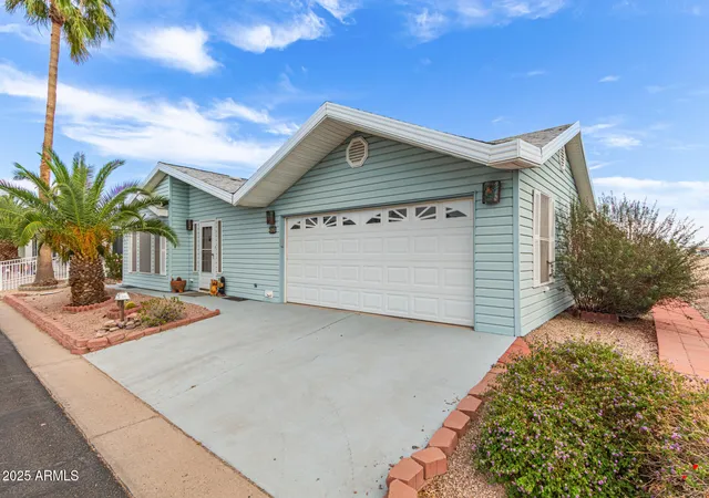 Photo 4 of Manufactured home for sale at 215 N Power Rd #33, Mesa, AZ 85205 | MLS# 6874147 | Listing updated on 2026-10-01