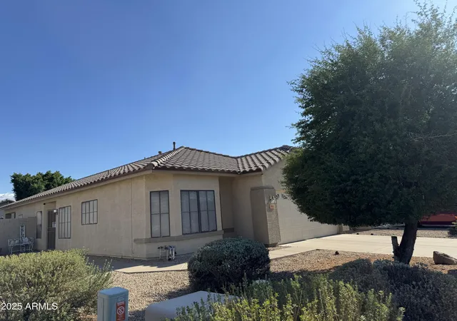 3rd image of 8927 W Paradise Dr, Peoria, AZ 85345 | MLS# 6875330