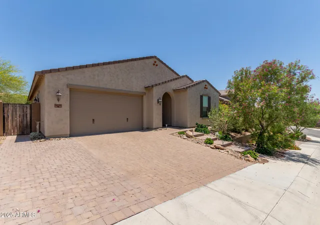 3rd image of 34009 N 29Th Dr, Phoenix, AZ 85085 | MLS# 6882212