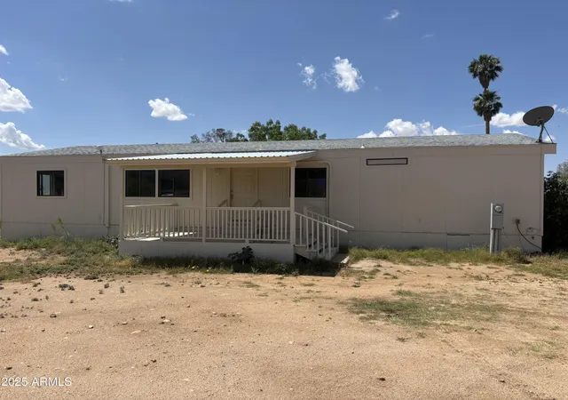 1st image of 22875 W Cactus Wren Ln, Congress, AZ 85332 | MLS# 6881473
