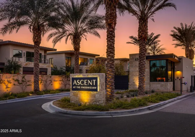 2nd image of 5050 N Camelback Ridge Dr, Scottsdale, AZ 85251