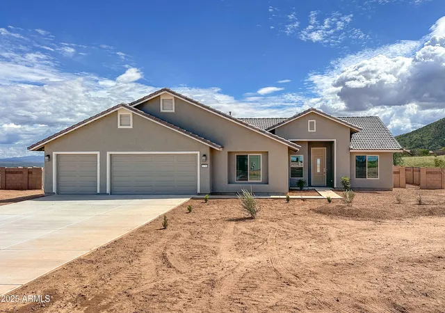 Photo 1 of Sale Pending at 6254 E Red Oak Cir #Lot 143, Hereford, AZ 85615 | MLS# 6893604 | Listing updated on 2026-08-11