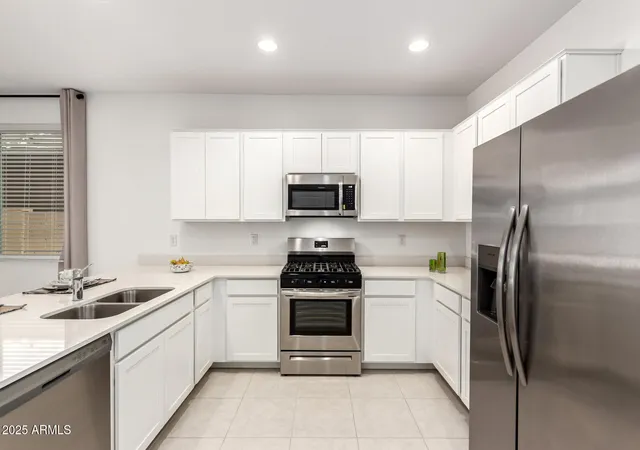 Photo 4 of Sale Pending at 12524 W Trumbull Rd, Avondale, AZ 85323 | MLS# 6897122 | Listing updated on 2026-09-06