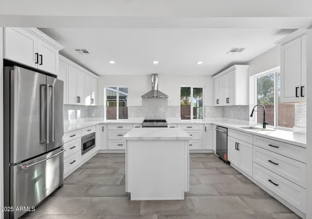 Photo 3 of Single family home for sale at 3241 N 27th Pl, Phoenix, AZ 85016 | MLS# 6897677 | Listing updated on 2026-09-28