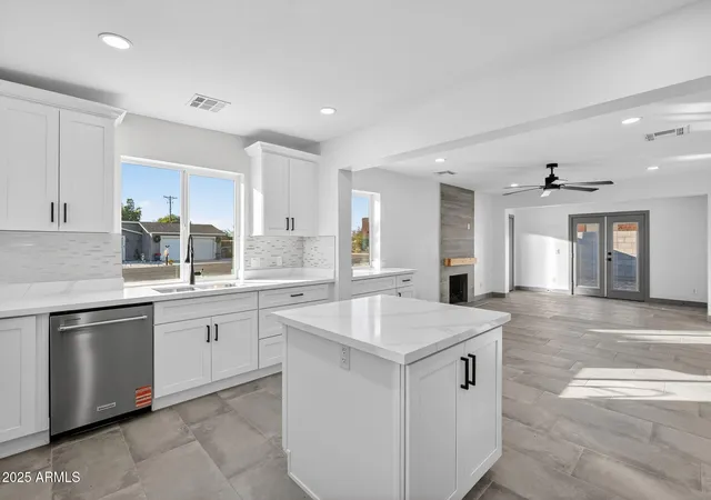 Photo 3 of Single family home for sale at 3241 N 27Th Pl, Phoenix, AZ 85016 | MLS# 6897677 | Listing updated on 2026-09-28