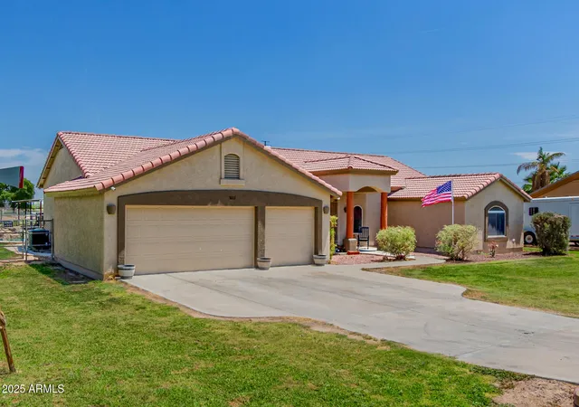Photo 3 of Single family home for sale at 3013 S 201st Drive, Buckeye, AZ 85326 | MLS# 6899922 | Listing updated on 2026-09-07
