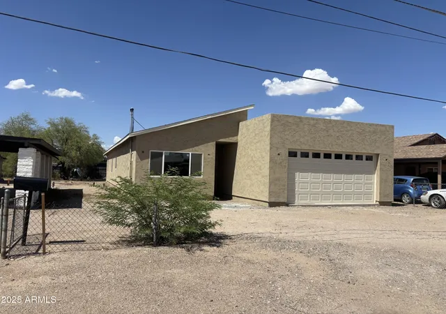 Homes for sale in Eloy, AZ | 116 E 12th St, Eloy, AZ 85131 | MLS# 6901425