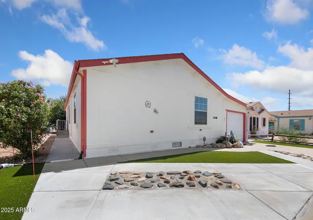 Homes for sale in Dewey, AZ | 547 N Vermillion Dr, Dewey, AZ 86327 | MLS# 6902404