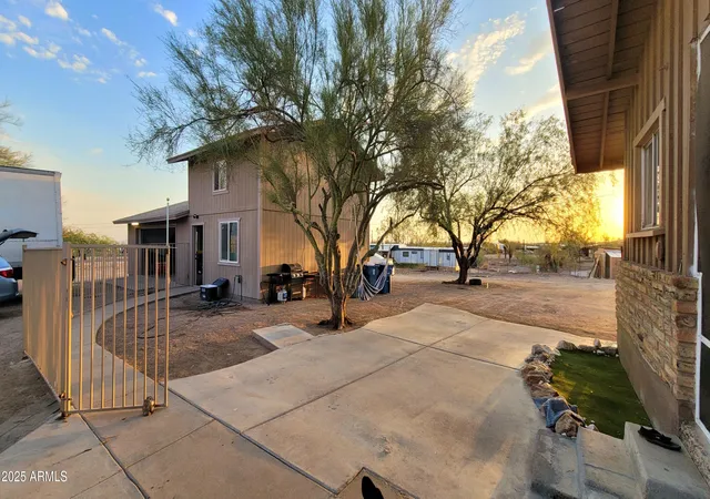 Photo 3 of Single family home for sale at 522 S Cortez Rd, Apache Junction, AZ 85119 | MLS# 6905047 | Listing updated on 2026-09-21