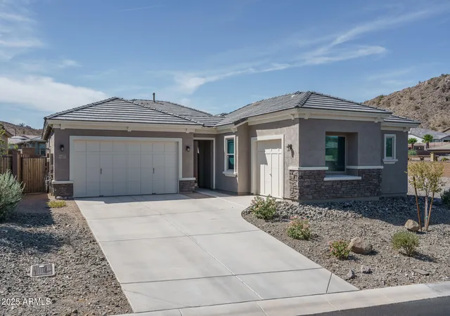 Photo 1 of Single family home for sale at 16527 W Valencia Dr, Goodyear, AZ 85338 | MLS# 7008244 | Listing updated on 2026-10-21