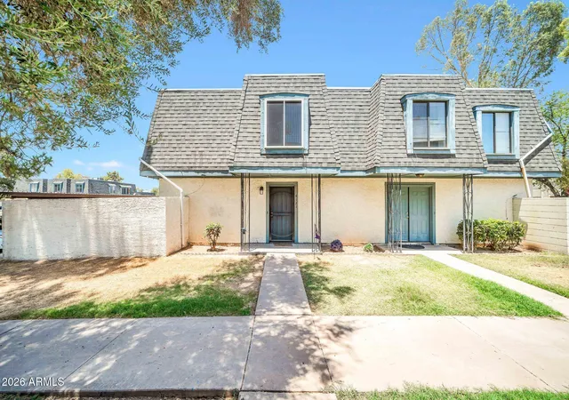 Townhouse for sale at 8121 N 32nd Drive, Phoenix, AZ 85051 | MLS# 7053861