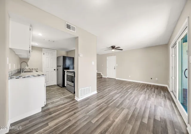 Photo 3 of Townhouse for sale at 8121 N 32nd Drive, Phoenix, AZ 85051 | MLS# 7053861 | Listing updated on 2026-09-20
